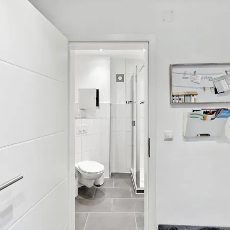 Sali Homes - Charming Studio Apartment In Heart Of Bayreuth With Balcony Buitenkant foto