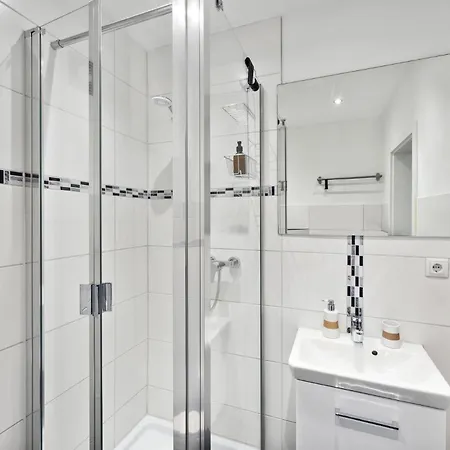 Sali Homes - Charming Studio Apartment In Heart Of Bayreuth With Balcony Buitenkant foto