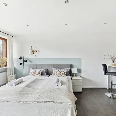 Sali Homes - Charming Studio Apartment In Heart Of Bayreuth With Balcony Buitenkant foto