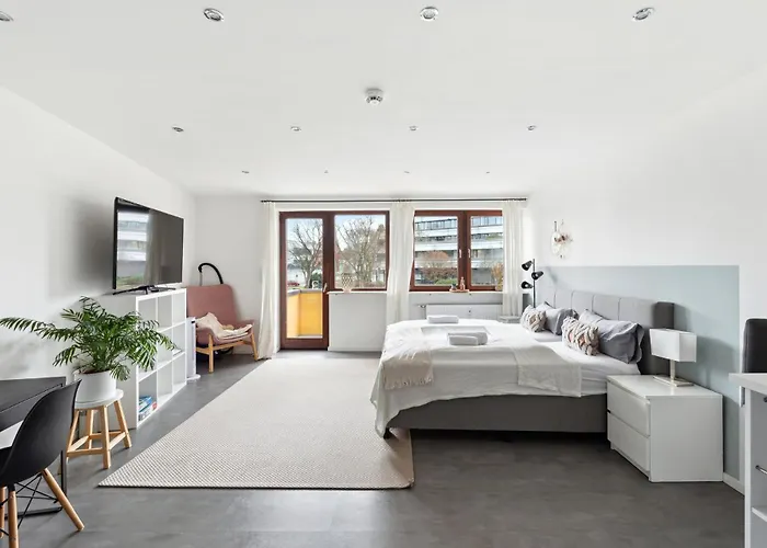 Sali Homes - Charming Studio Apartment In Heart Of Bayreuth With Balcony
