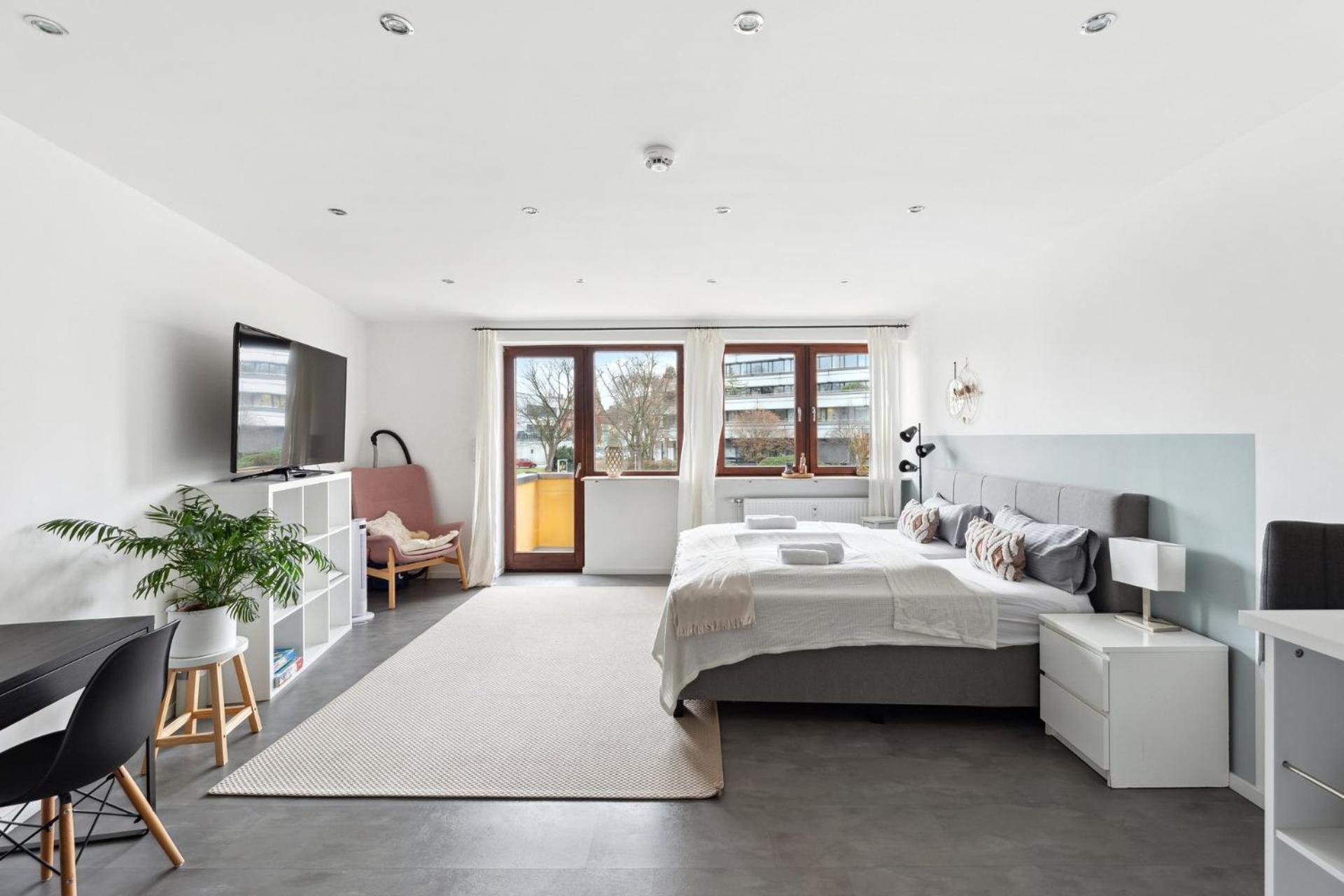 Sali Homes - Charming In Heart Of With Balcony * Bayreuth