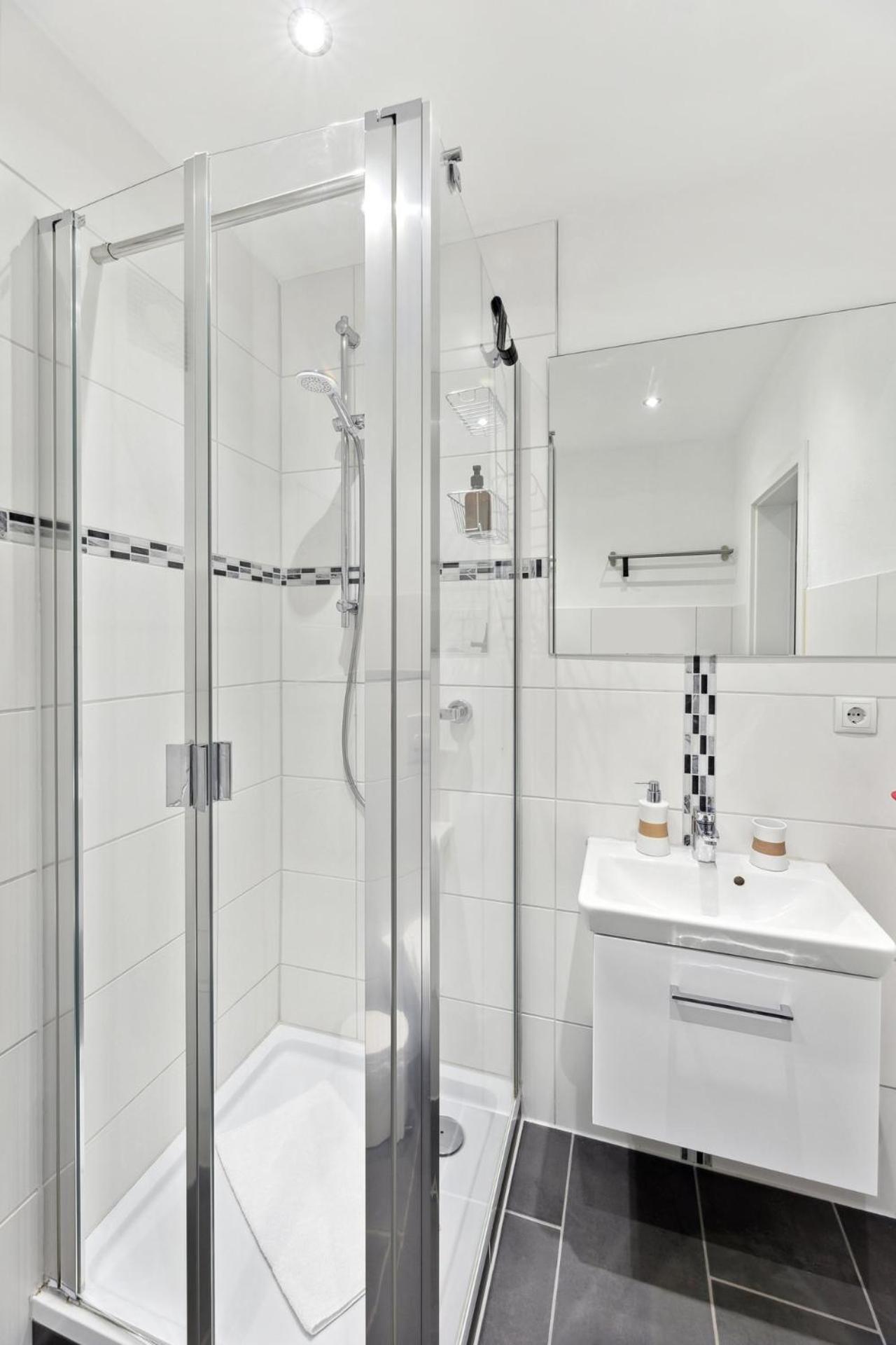 Sali Homes - Charming In Heart Of With Balcony